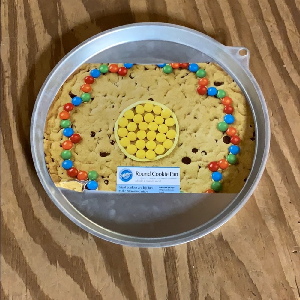 Round Wilton cookie pan.